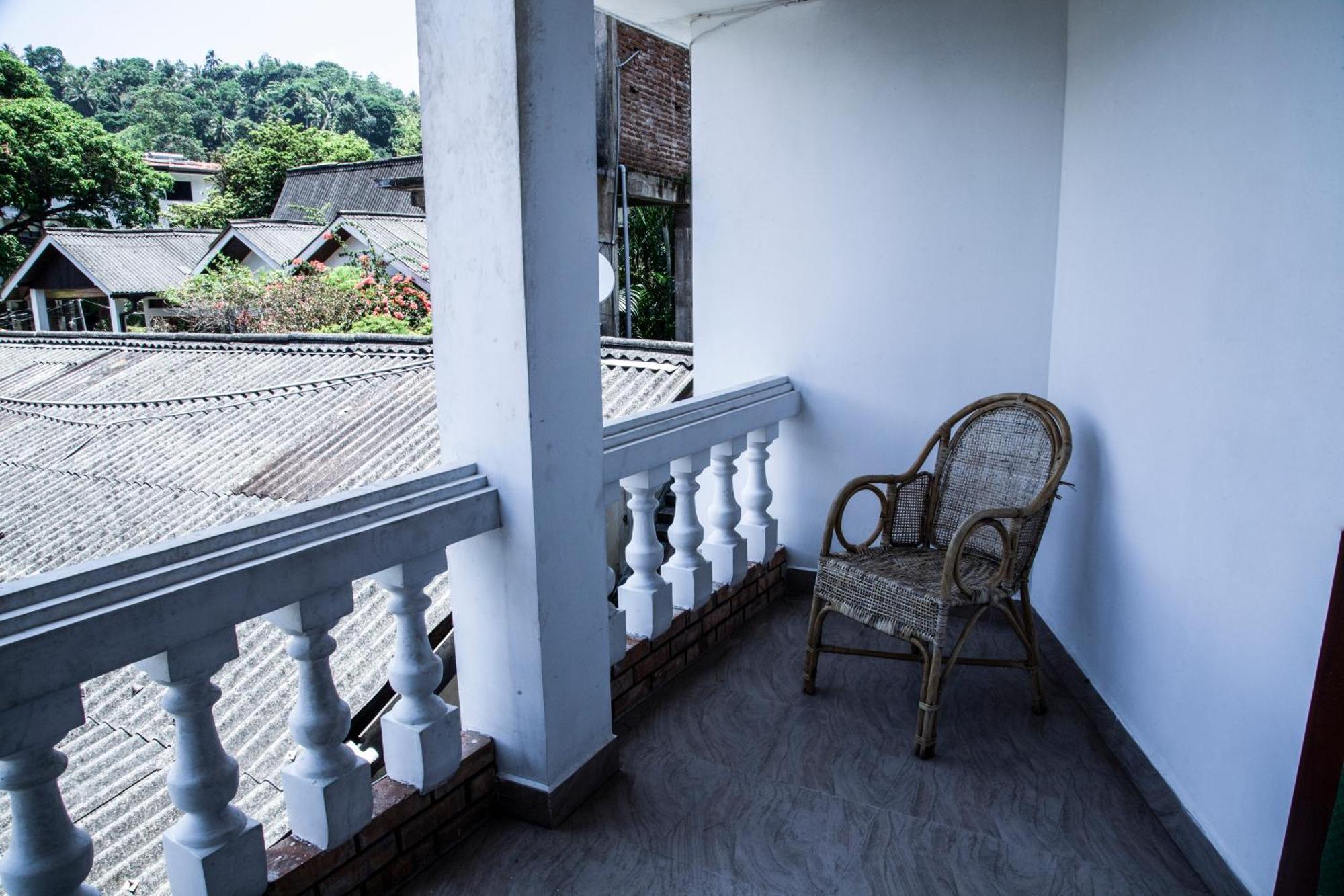 Kan̆Du Kandy Buitenkant foto